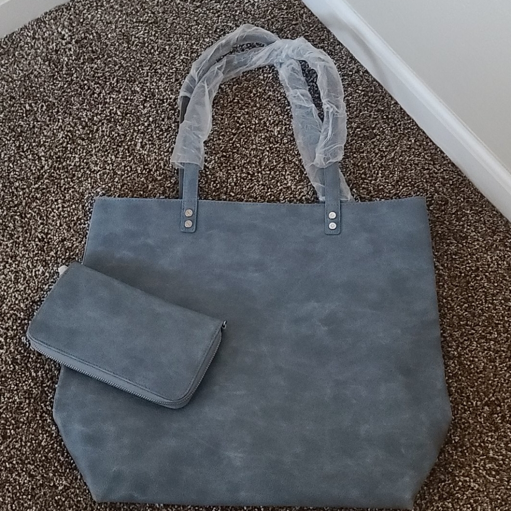 Thirty-One faux Leather tote and matching wallet